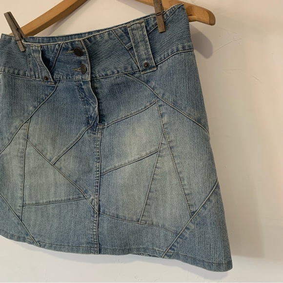 Vintage Y2K Patchwork Denim Mini Skirt Armor Jeans Size 5/6 - Picture 2 of 4